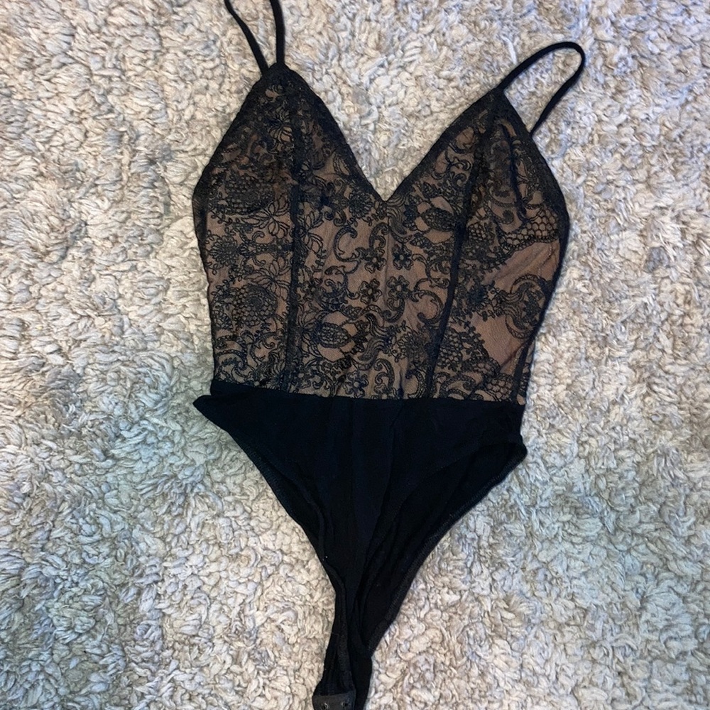 Lace body suit